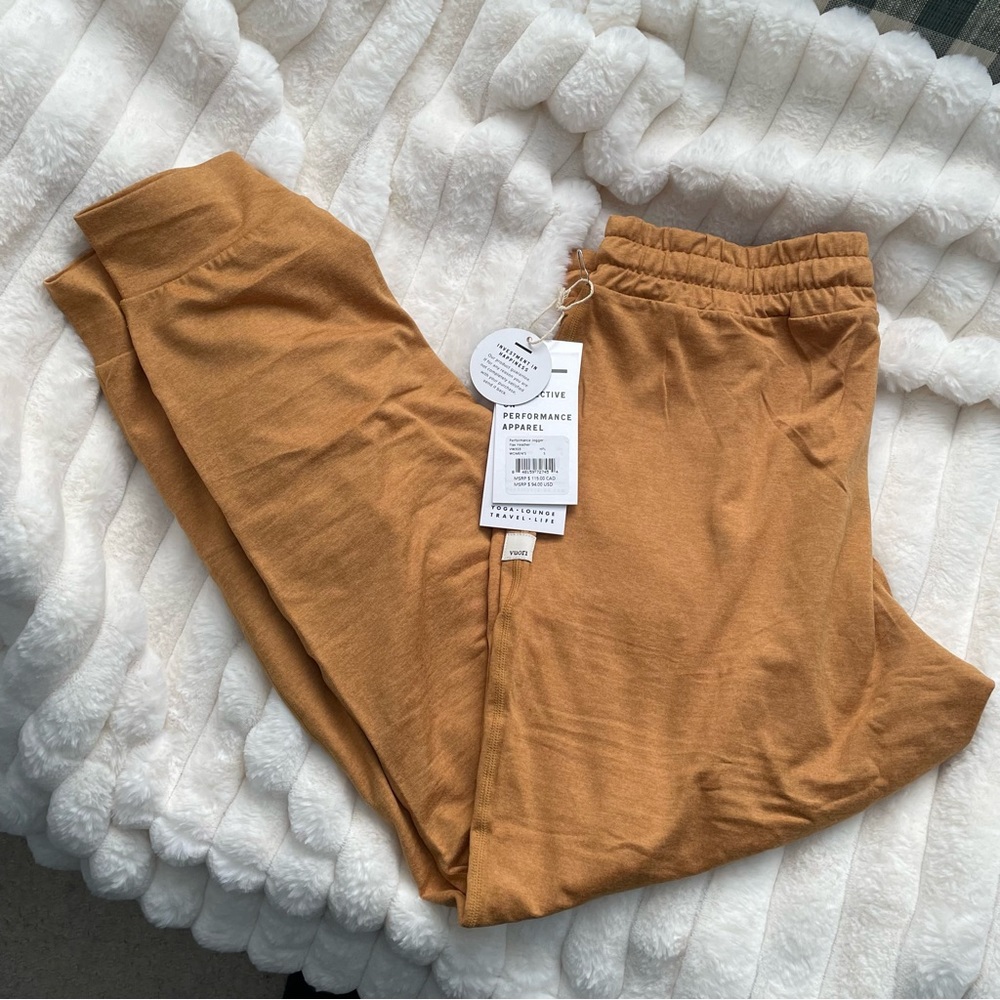 NWT Vuori Sweats